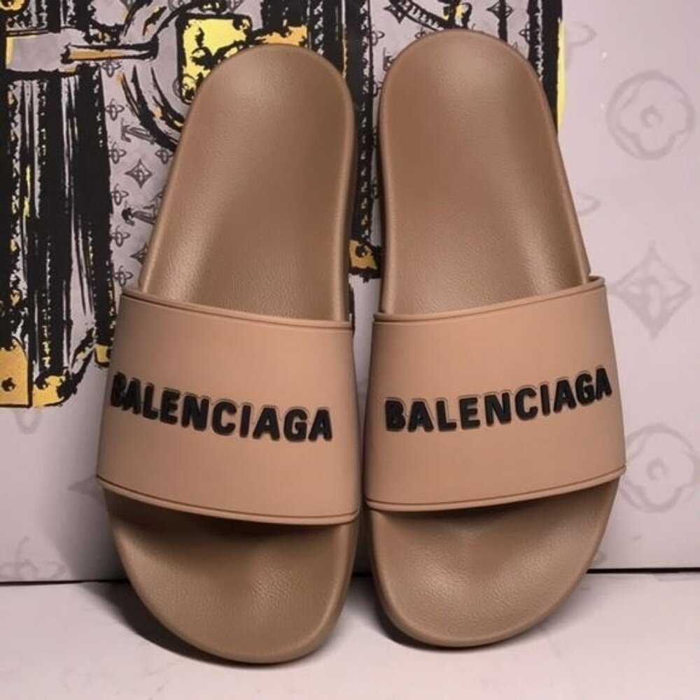 New Authentic BALENCIAGA Rubber Logo Pool Slide Sandals – Beige & Black